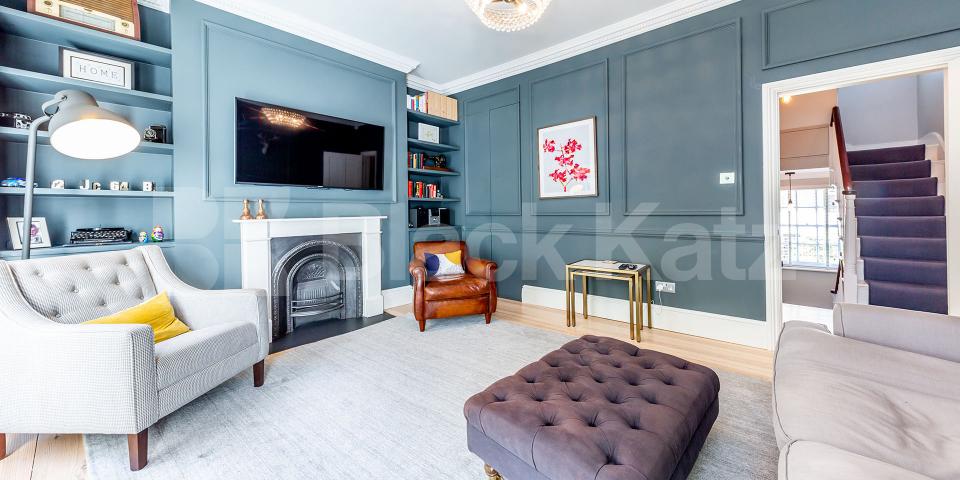 			3 Bedroom, 1 bath, 1 reception House			 Goldington Street, CAMDEN - KINGS CROSS